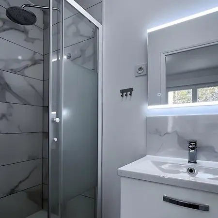 Quai 22, Station - 3 Bedrooms And 3 Bathrooms アパート