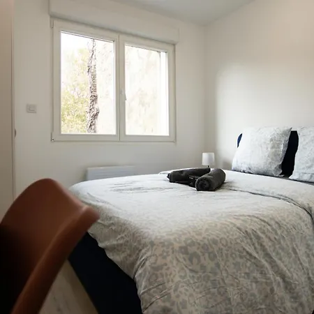 Quai 22, Station - 3 Bedrooms And 3 Bathrooms アパート アラス